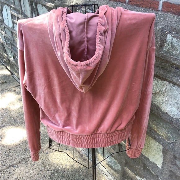 No Boundaries Velour Jogging Set - Picture 11 of 13